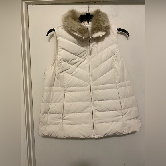 Talbots Cream Puffer Vest with Faux Fur Collar - Picture 1 of 2